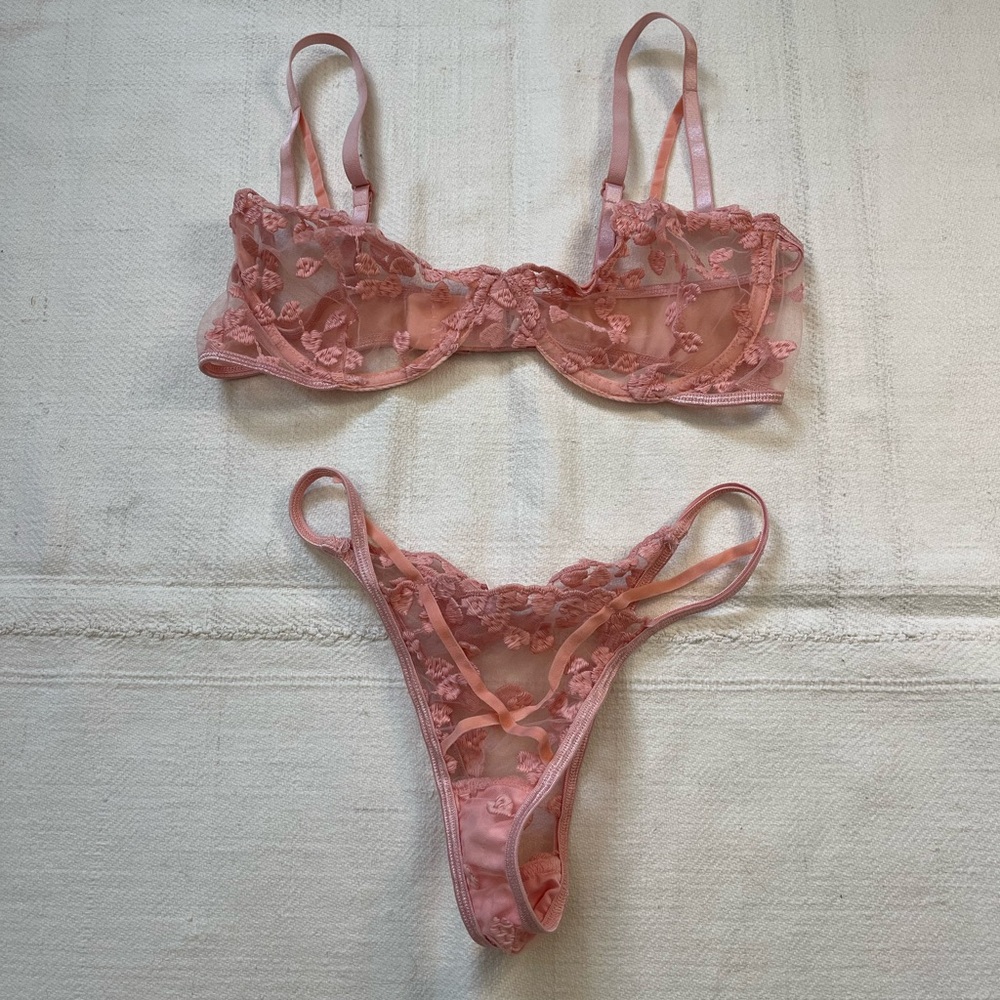 SHEIN Pink Floral Lace Bra Set